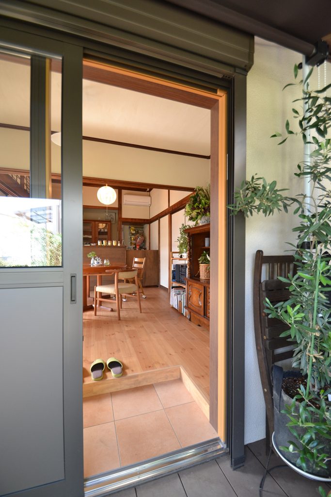自然素材に徹底的にこだわった店づくり