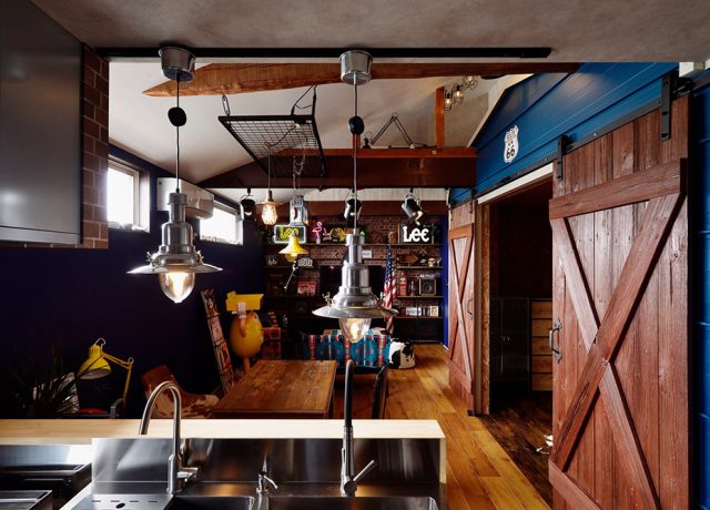 GARAGE IN THE HOUSE