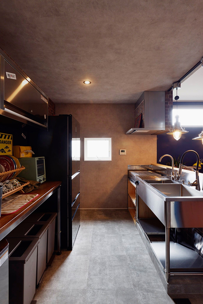 GARAGE IN THE HOUSE