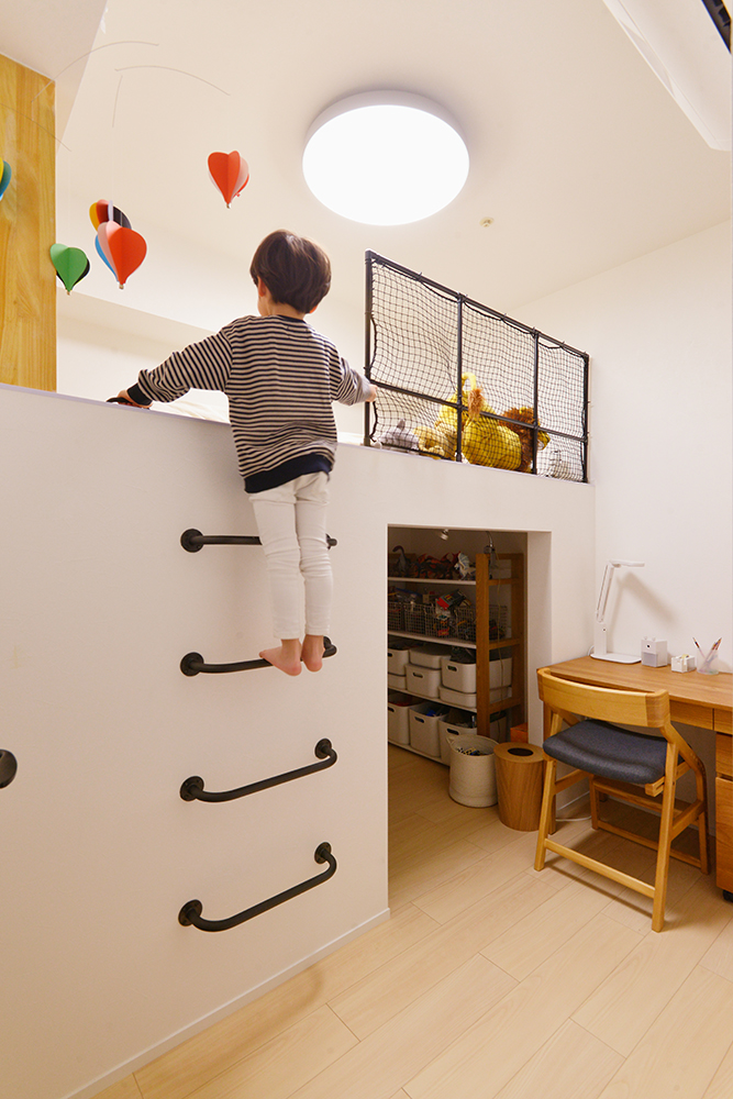 キッチンも2人で並んで作業が出来るし、リビングで皆で集まることも多くなりました