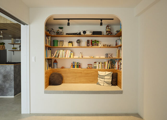 一番は“ソファヌック”です!本が好きな子どものために、本を収納しながら読み聞かせができる場所を作りました。とてもお気に入りの空間になっています。