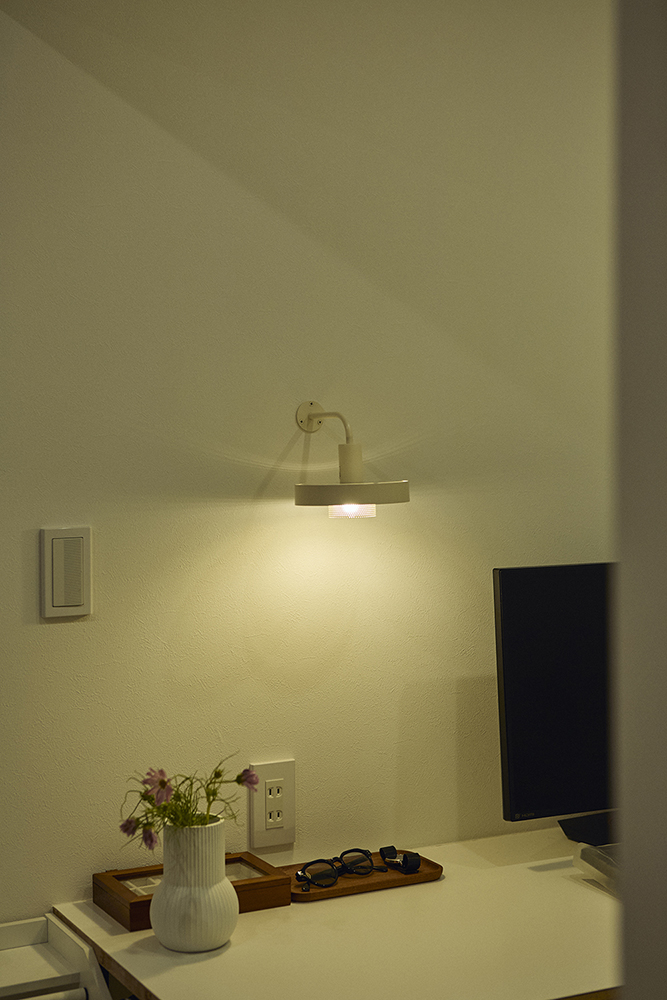 吹き抜けから光が差し込む、家族がのびのび過ごせるLDKリノベーション｜埼玉県さいたま市