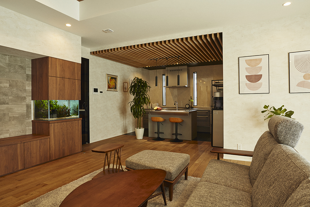 家族とペットが心地よく過ごす、“快適性×デザイン性”を追求した癒しの家｜埼玉県さいたま市