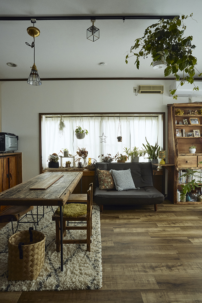 観葉植物と古材が馴染む自分らしく暮らせるリノベーション｜埼玉県北本市