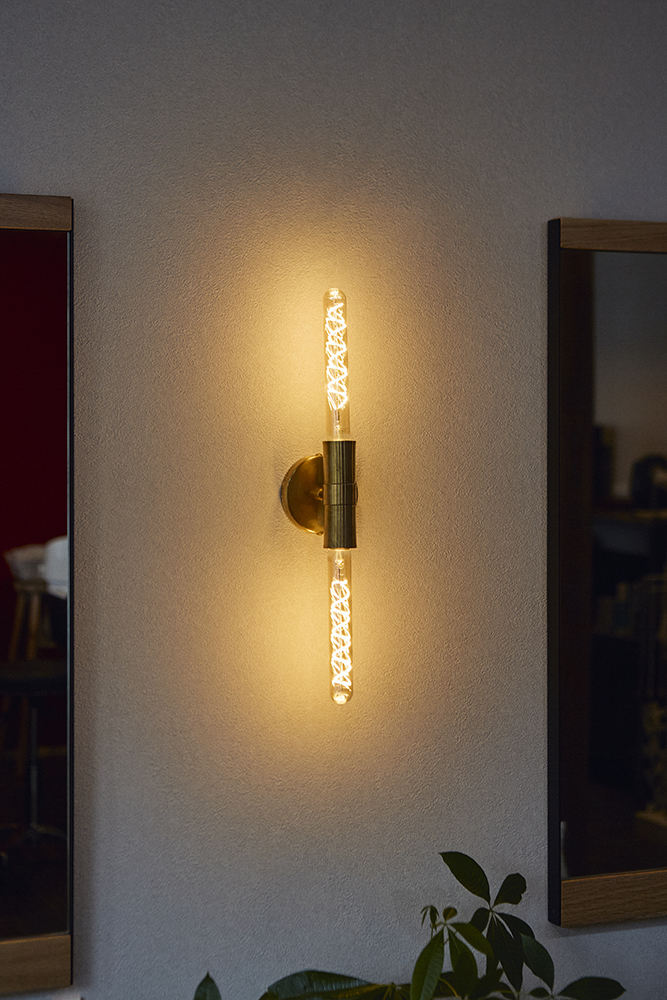 ベンジャミンムーアのオレンジが包むやさしい美容室リノベ｜群馬県高崎市