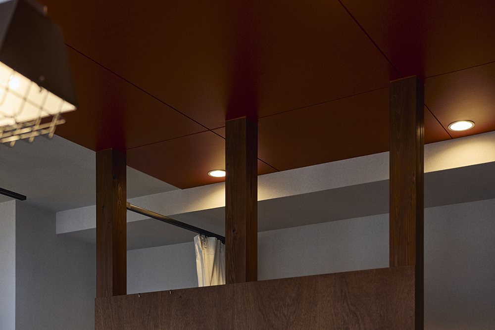 ベンジャミンムーアのオレンジが包むやさしい美容室リノベ｜群馬県高崎市