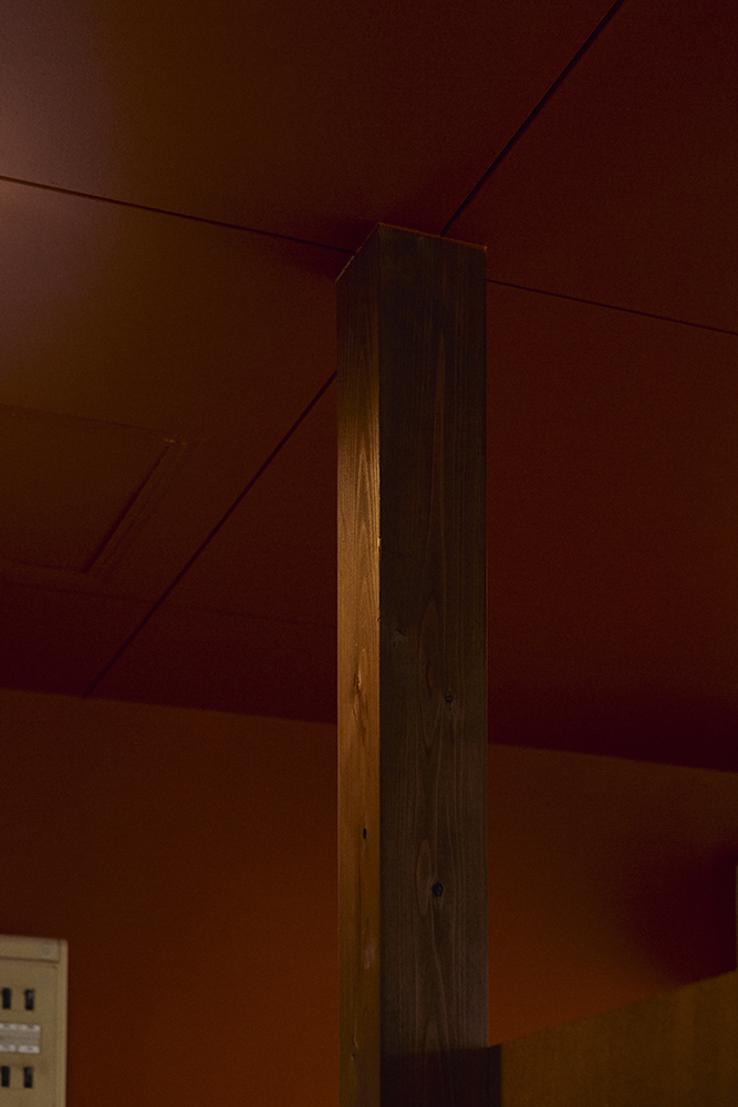 ベンジャミンムーアのオレンジが包むやさしい美容室リノベ｜群馬県高崎市