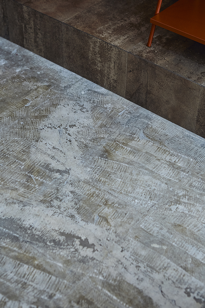 ベンジャミンムーアのオレンジが包むやさしい美容室リノベ｜群馬県高崎市