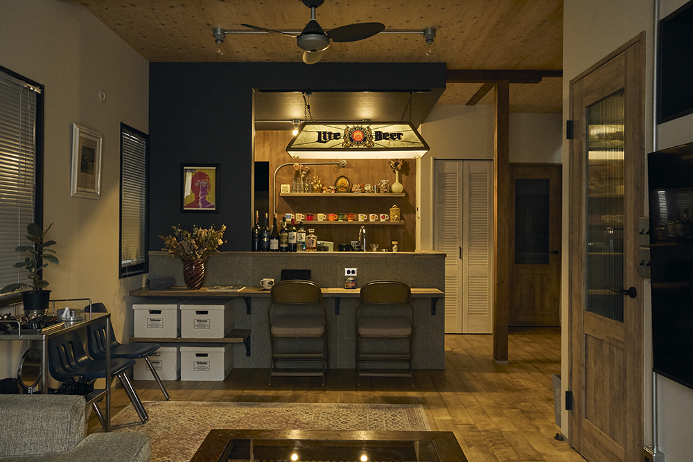 土間ガレージとアンティークに囲まれて。趣味を楽しむ大人のリノベーション｜埼玉県　