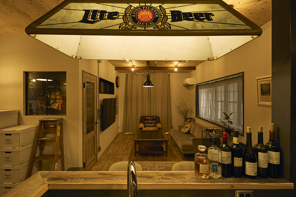 土間ガレージとアンティークに囲まれて。趣味を楽しむ大人のリノベーション｜埼玉県　