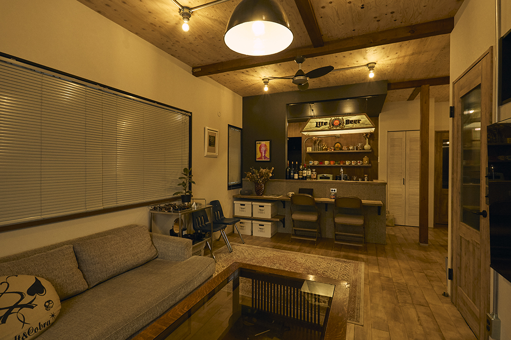 土間ガレージとアンティークに囲まれて。趣味を楽しむ大人のリノベーション｜埼玉県　