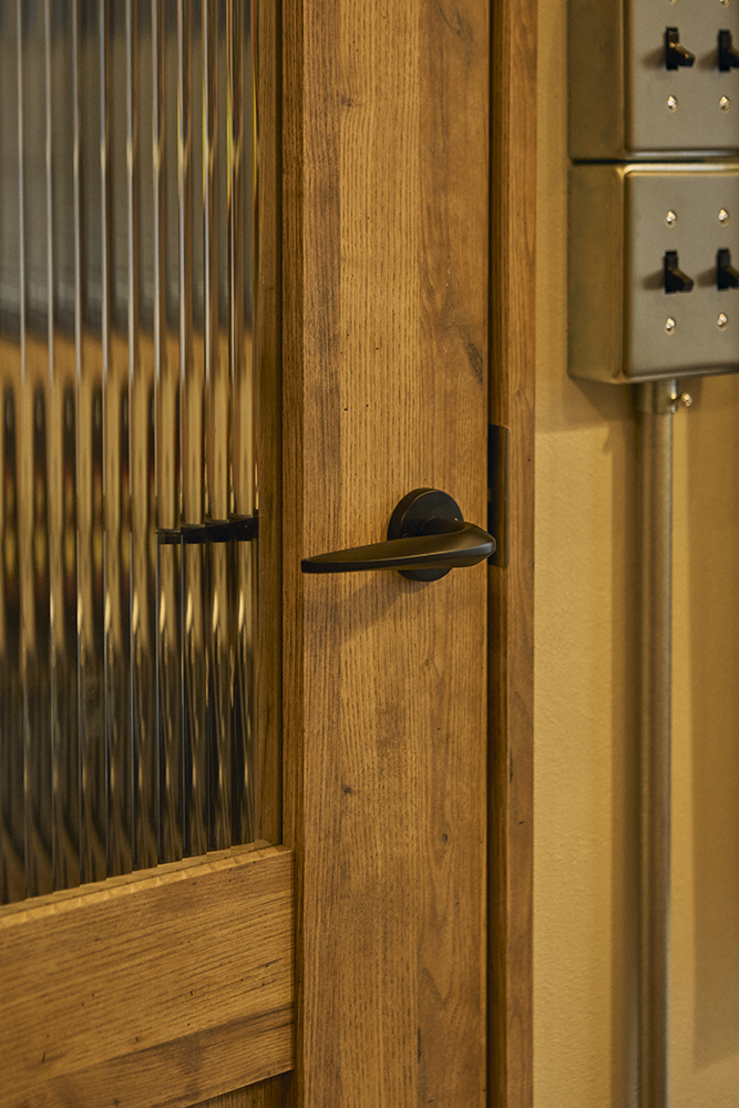 土間ガレージとアンティークに囲まれて。趣味を楽しむ大人のリノベーション｜埼玉県　