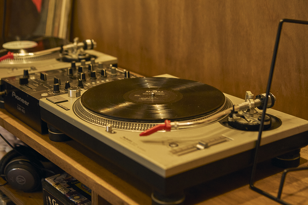 土間ガレージとアンティークに囲まれて。趣味を楽しむ大人のリノベーション｜埼玉県　