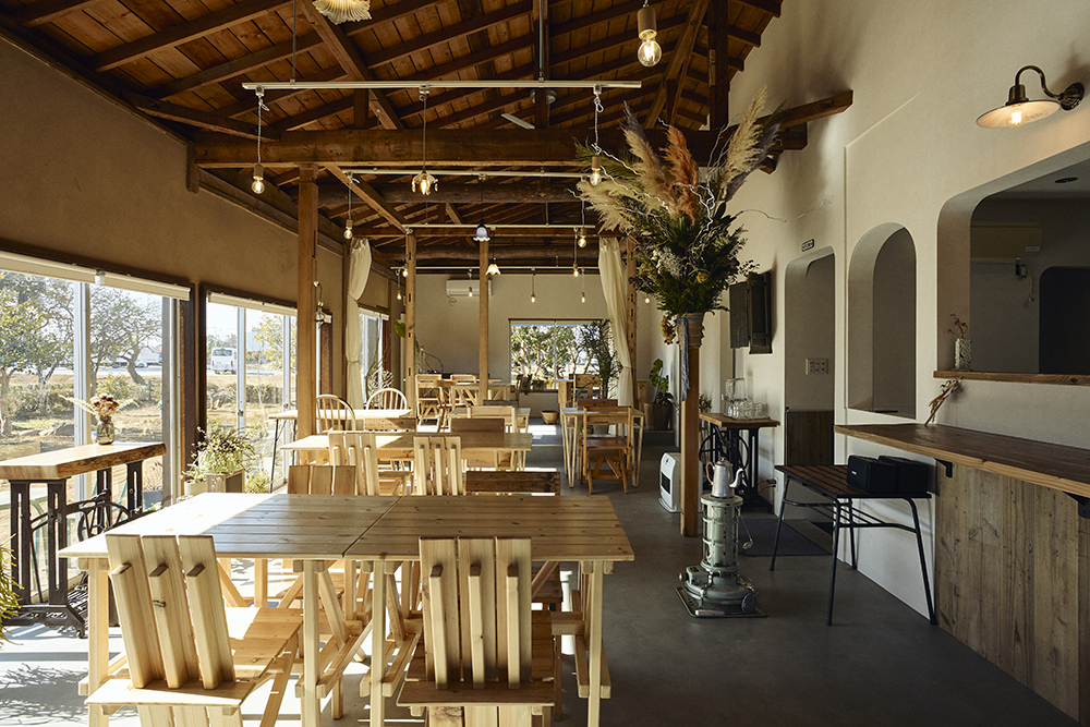 どこか懐かしいような、はたまた日常を忘れ、深呼吸できるような空間。