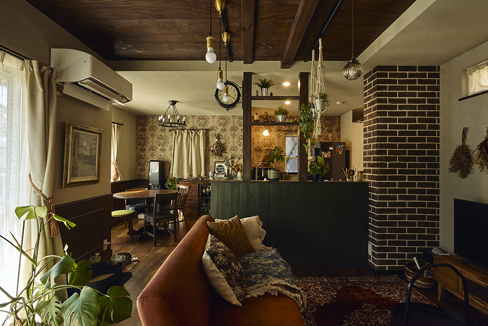 造作キッチンとヌック、書斎があるジブリのような世界観の住まい