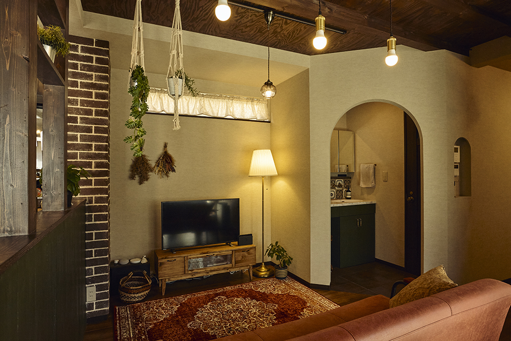 造作キッチンとヌック、書斎があるジブリのような世界観の住まい