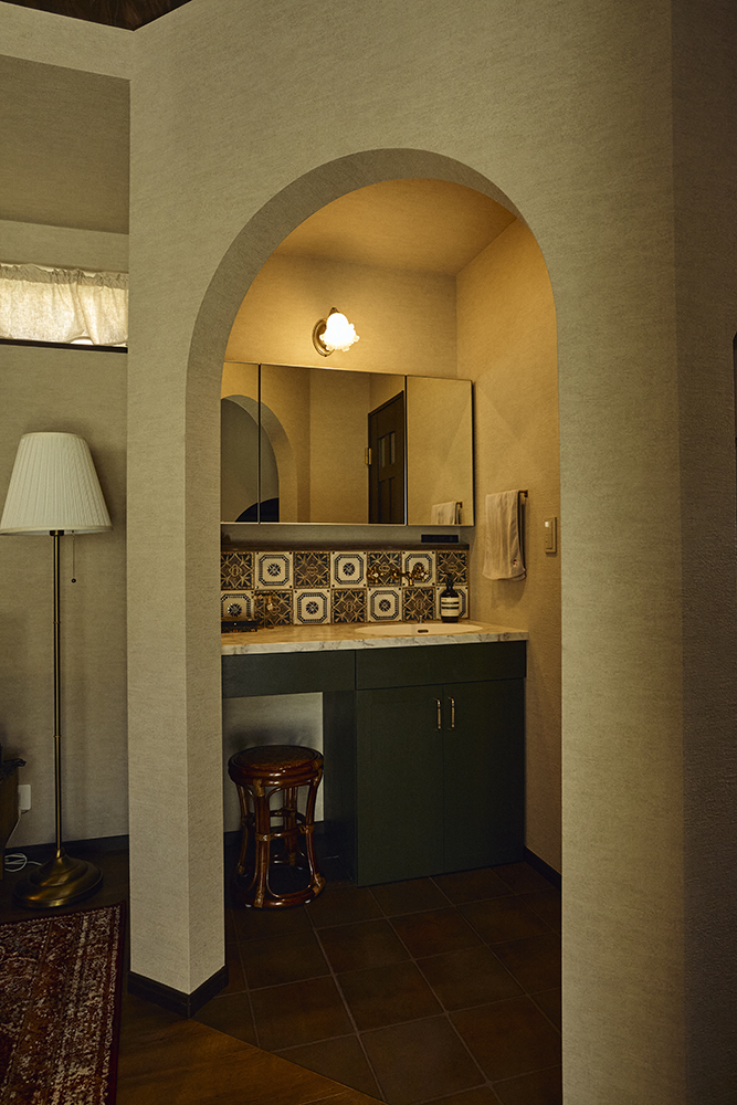 造作キッチンとヌック、書斎があるジブリのような世界観の住まい