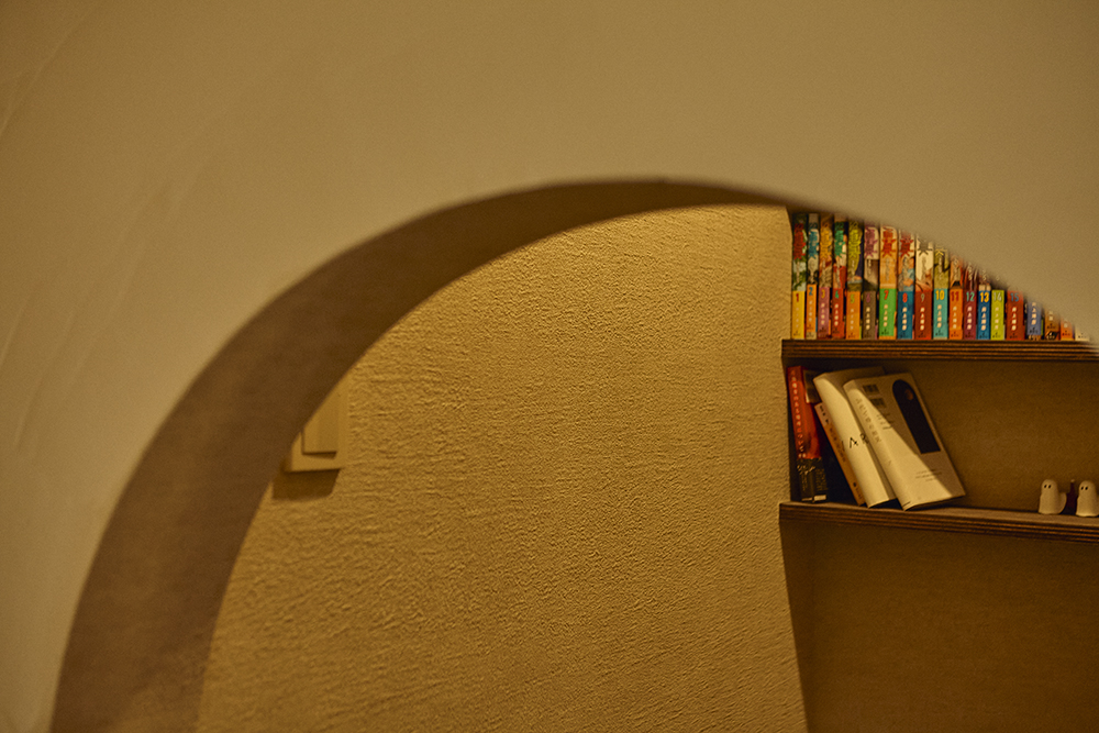 造作キッチンとヌック、書斎があるジブリのような世界観の住まい