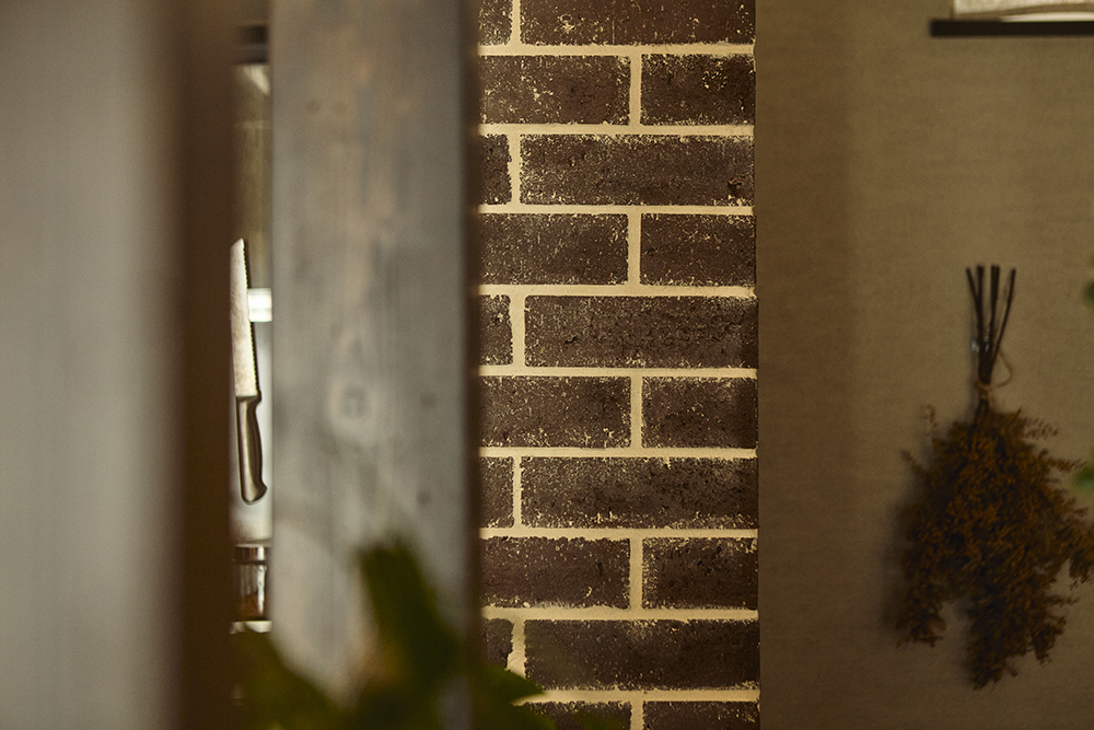 造作キッチンとヌック、書斎があるジブリのような世界観の住まい