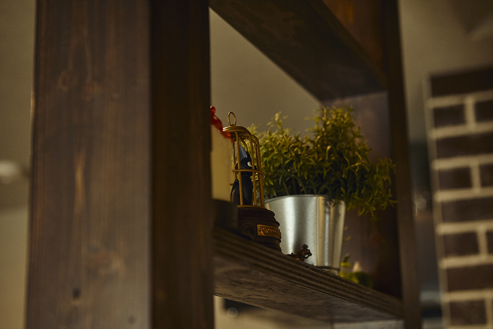 造作キッチンとヌック、書斎があるジブリのような世界観の住まい