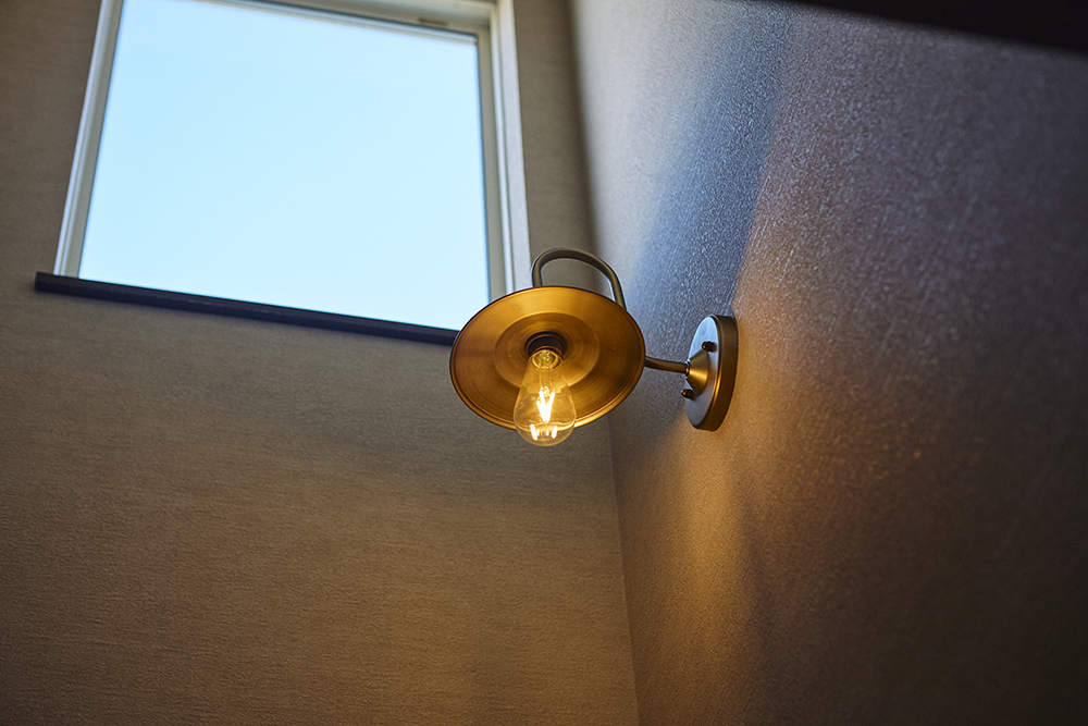 造作キッチンとヌック、書斎があるジブリのような世界観の住まい