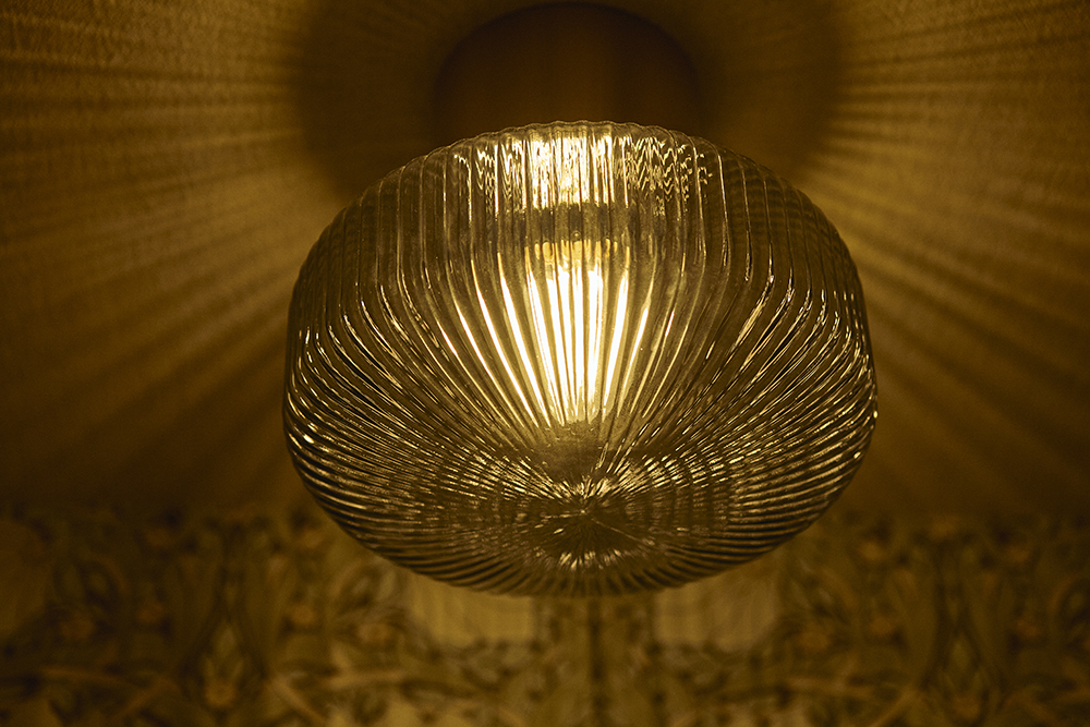 造作キッチンとヌック、書斎があるジブリのような世界観の住まい