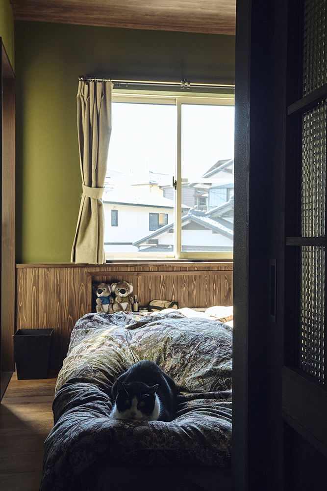 造作キッチンとヌック、書斎があるジブリのような世界観の住まい