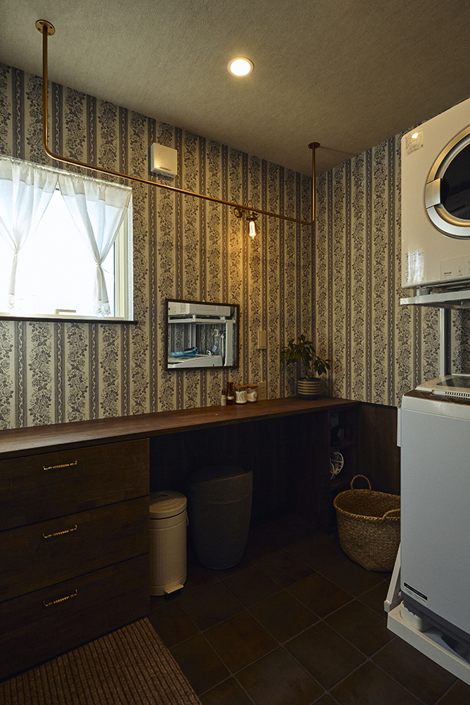 造作キッチンとヌック、書斎があるジブリのような世界観の住まい