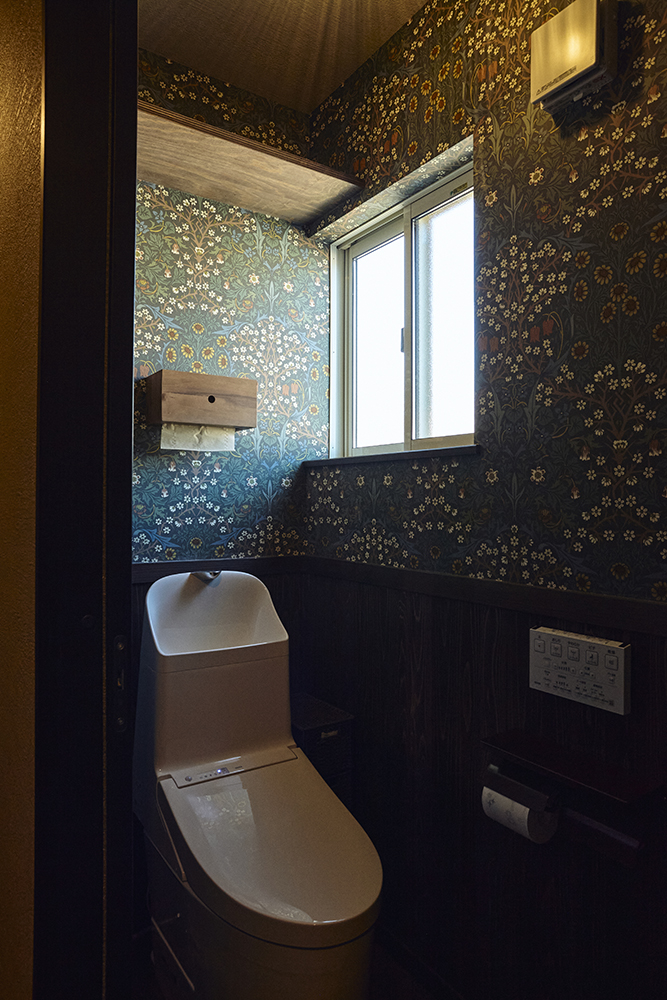 造作キッチンとヌック、書斎があるジブリのような世界観の住まい