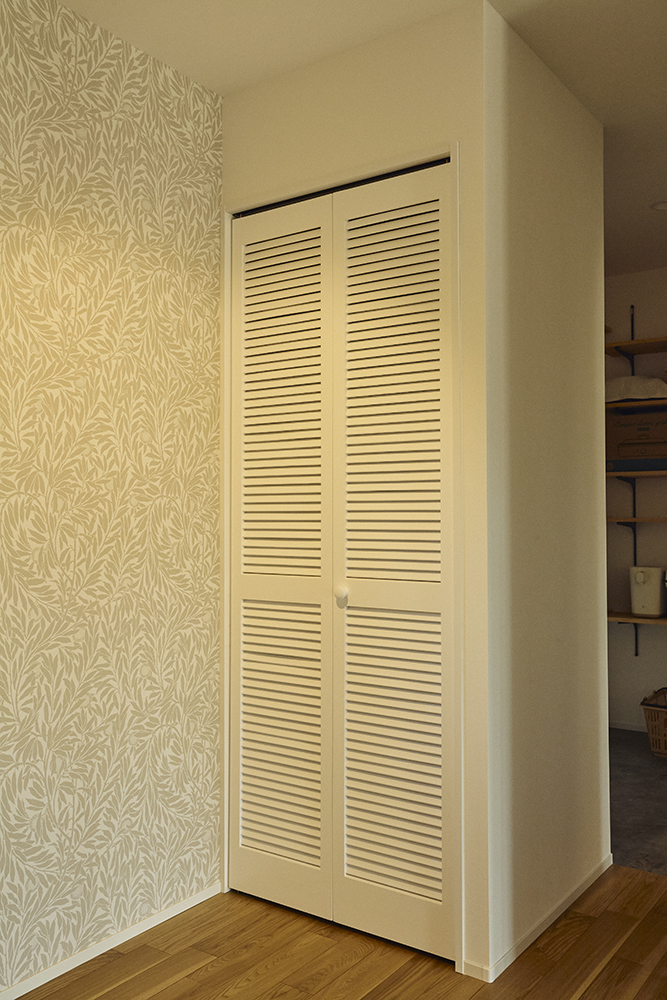 光と回遊動線で家族がつながるコの字型平屋リノベーション|群馬県安中市