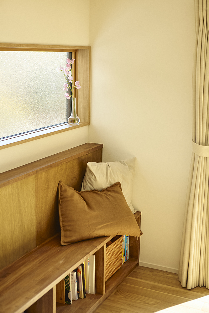 光と回遊動線で家族がつながるコの字型平屋リノベーション|群馬県安中市