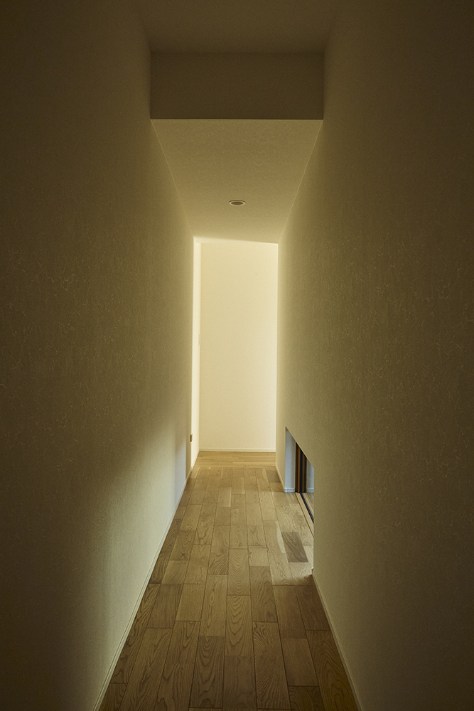 光と回遊動線で家族がつながるコの字型平屋リノベーション|群馬県安中市