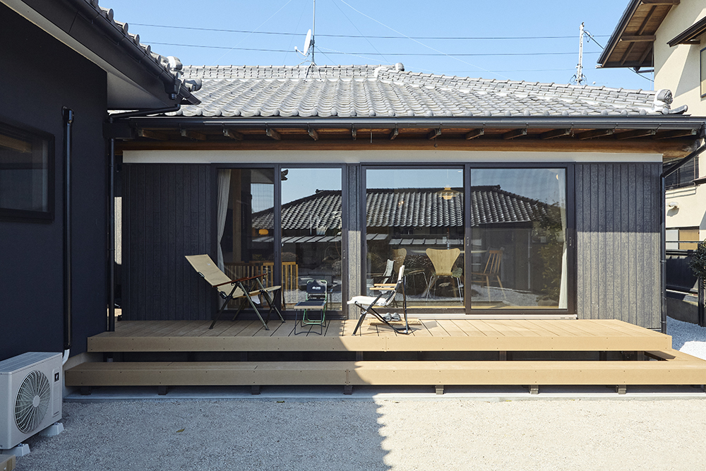 光と回遊動線で家族がつながるコの字型平屋リノベーション|群馬県安中市