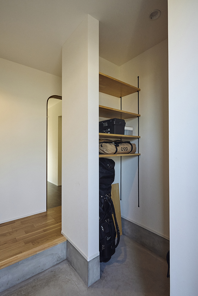 光と回遊動線で家族がつながるコの字型平屋リノベーション|群馬県安中市