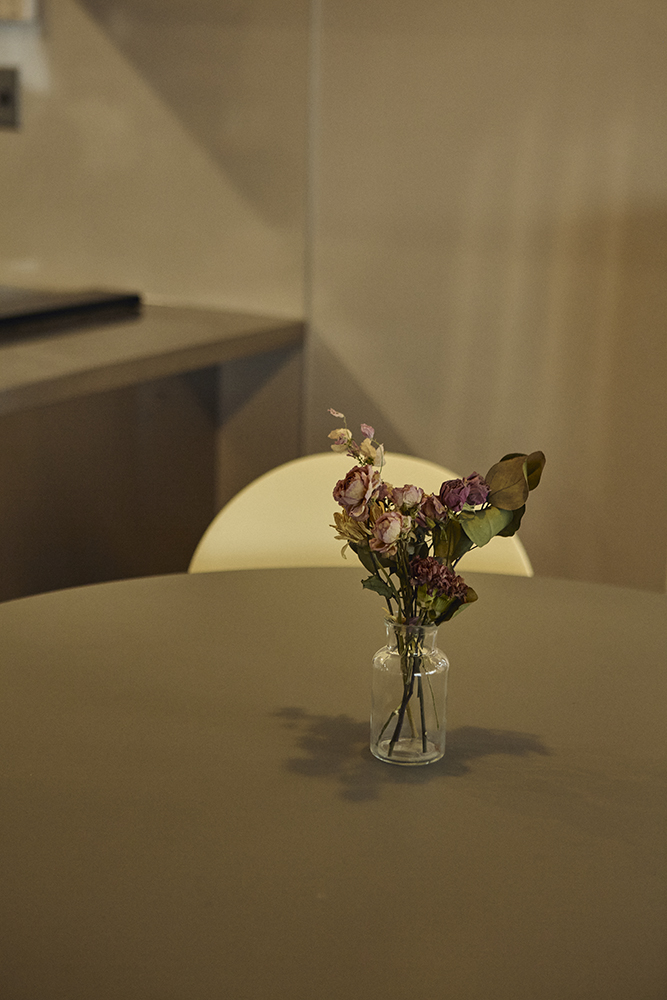 ステンレスと木の素材感が映える、愛犬と心地よく暮らすインダストリアルリノベ