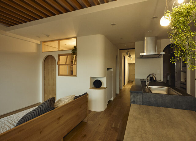 ヌックや腰壁のタイルも気に入っていて、日々心地よく過ごしています。