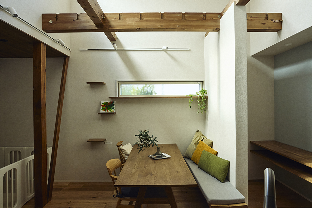 光と風がめぐる、回遊動線と吹き抜けのある暮らし｜埼玉県上尾市