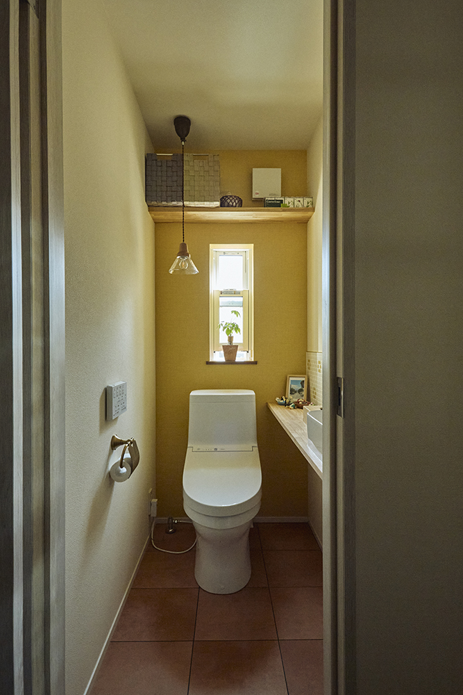 家族が快適に暮らせる、明るく開放的なカフェ風住宅へフルリノベーション