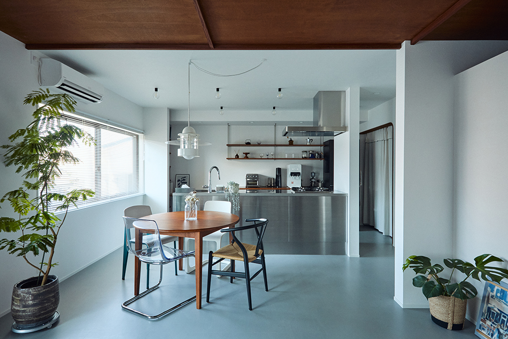 完成した家を見て、「床って空間の印象をこんなに変えるんだ」と改めて感じました。